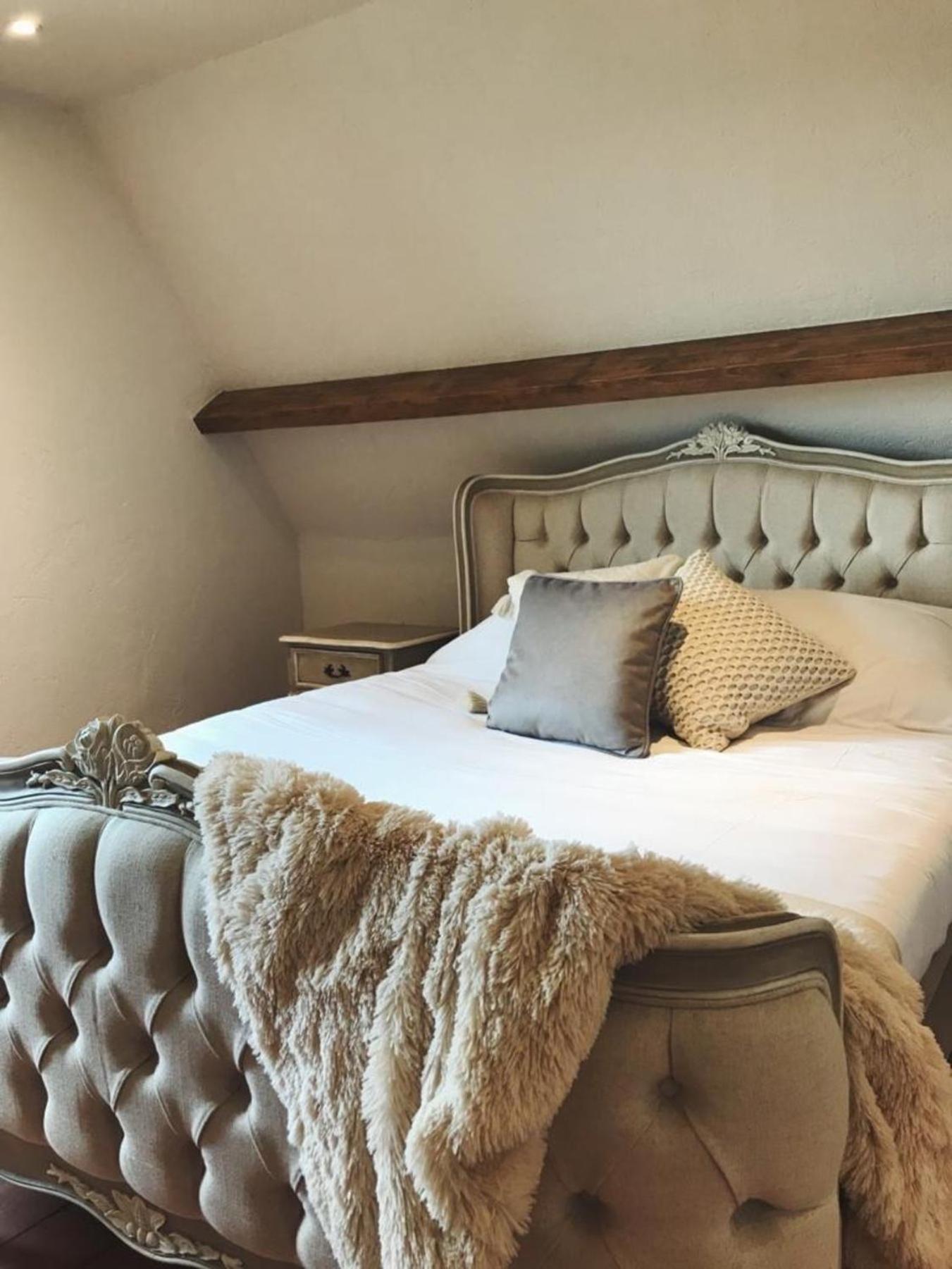 Luxury Chateau W. Pool & Hot Tub In Dordogne ベナック・エ・カズナック エクステリア 写真