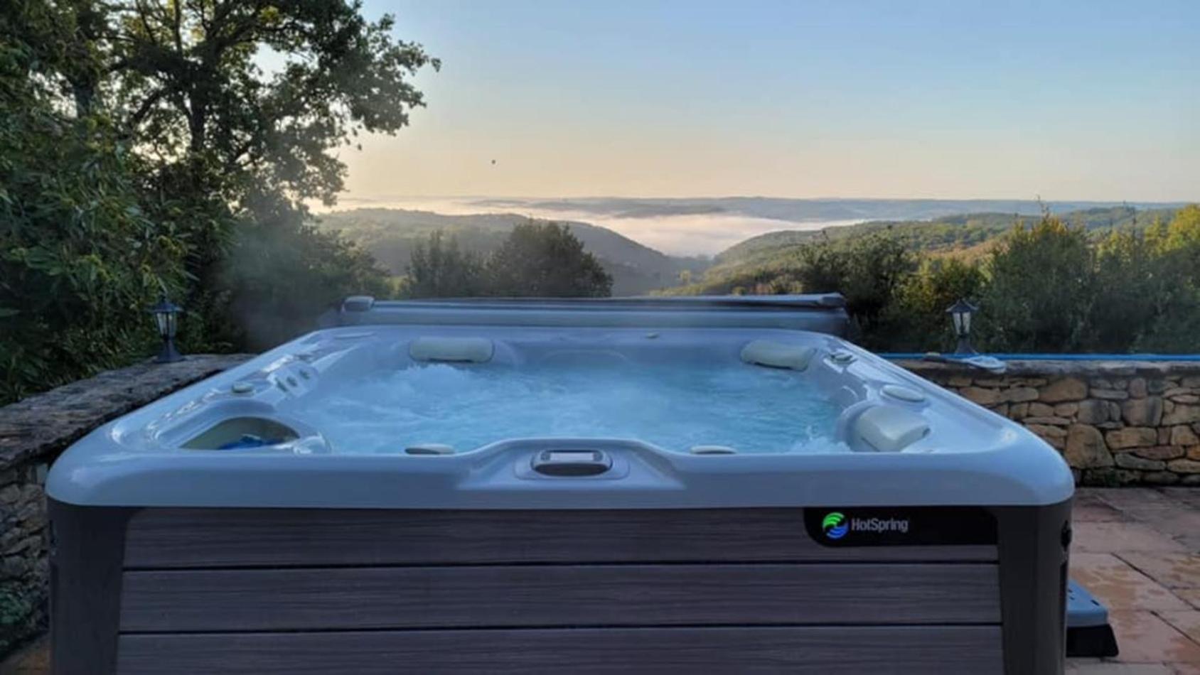 Luxury Chateau W. Pool & Hot Tub In Dordogne ベナック・エ・カズナック エクステリア 写真
