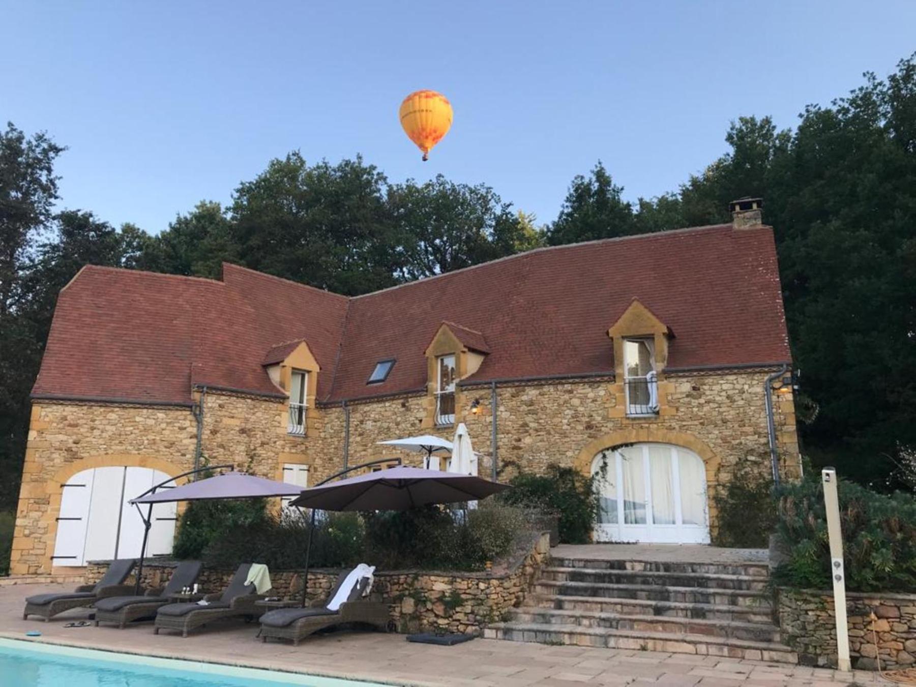 Luxury Chateau W. Pool & Hot Tub In Dordogne ベナック・エ・カズナック エクステリア 写真